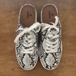 BRAND NEW SUSINA BRYNLEE 👟SLIP-ON’S👟Size 8 ½ M